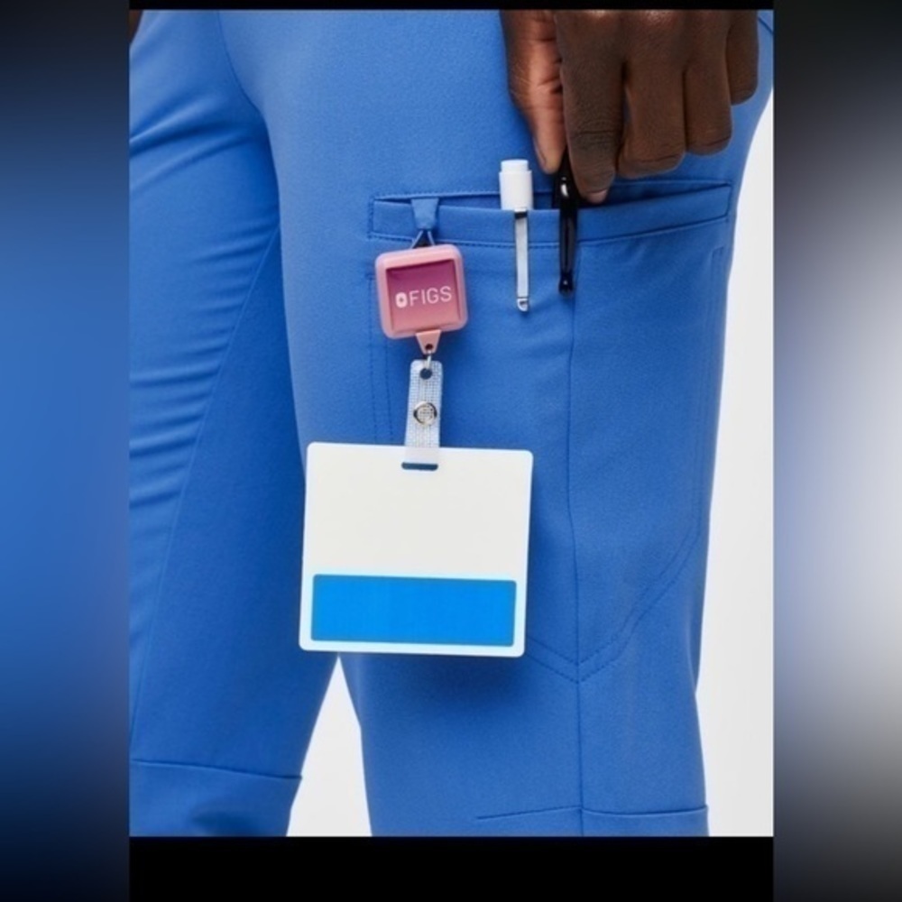FIGS Women's Royal Blue Scrub Set - Picture 4 of 5